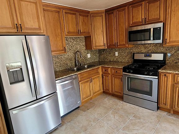 4th image of 1139 White Dr