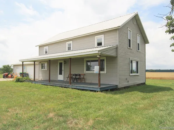 7115 Fergus Rd, Saint Charles, MI 48655