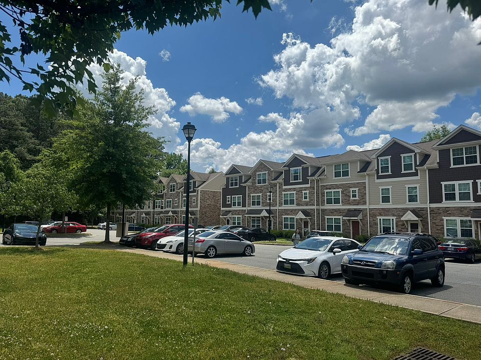 1st image of 633 Centennial View Ln
