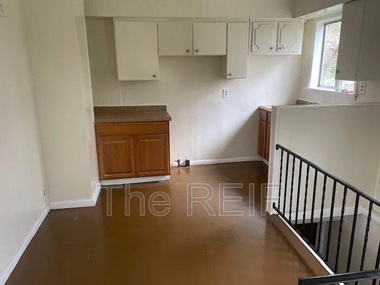1080 E Cornell Ave — Photo 9
