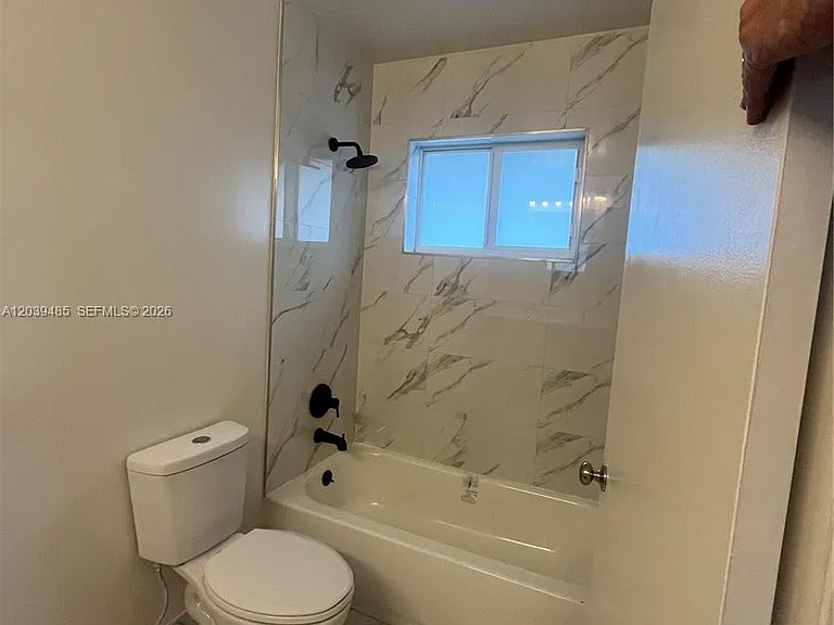 28 E 20th St #1 — Photo 5