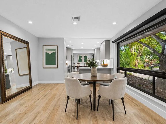 5th image of 2643 SW 30TH Terrace