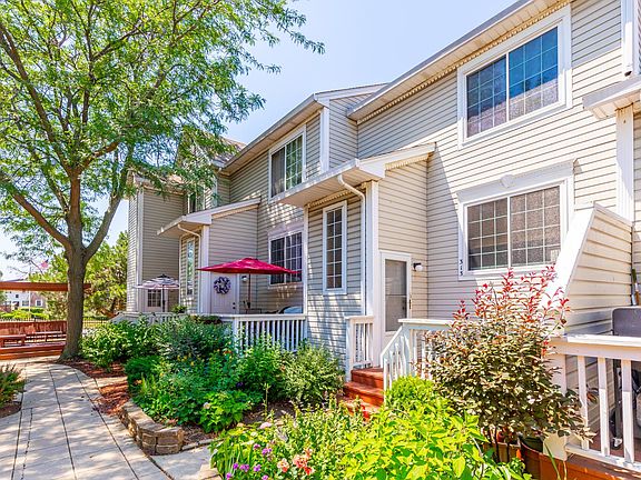 2nd image of 313 Fieldstone Ct #313