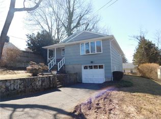 27 Plateau Ave, Bridgeport, CT 06606