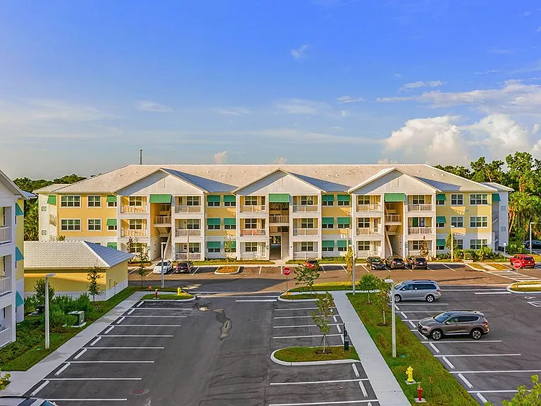 Waterline Bonita Springs — Photo 3