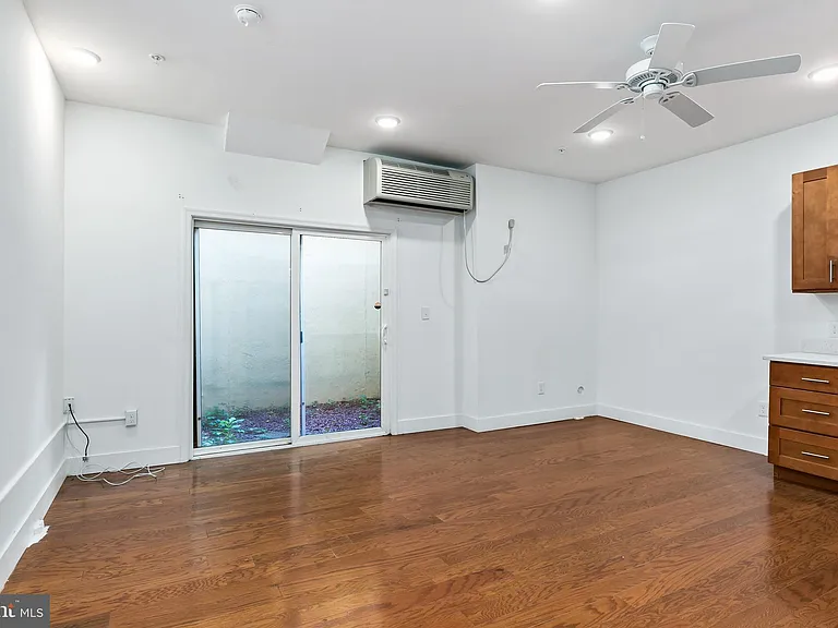 1639 Poplar St #LL2 — Photo 5