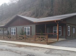 185 W Tennessee Ave #A, Copperhill, TN 37317