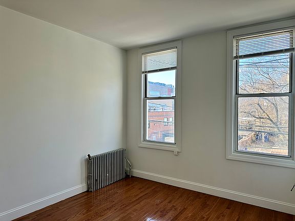 4th image of 1816 Stanhope St Floor 2