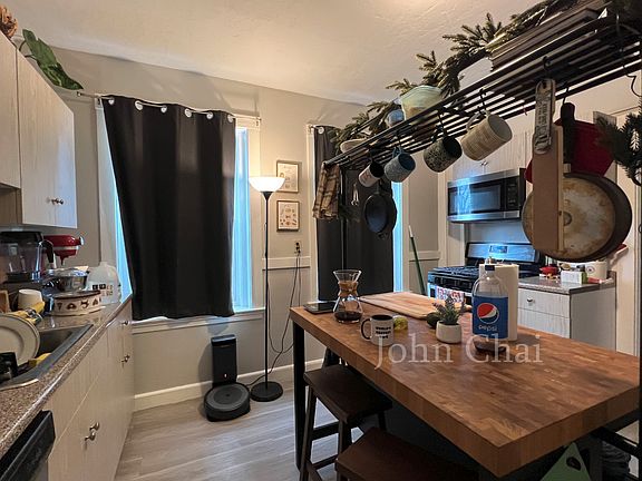 4th image of 220 South St APT 3