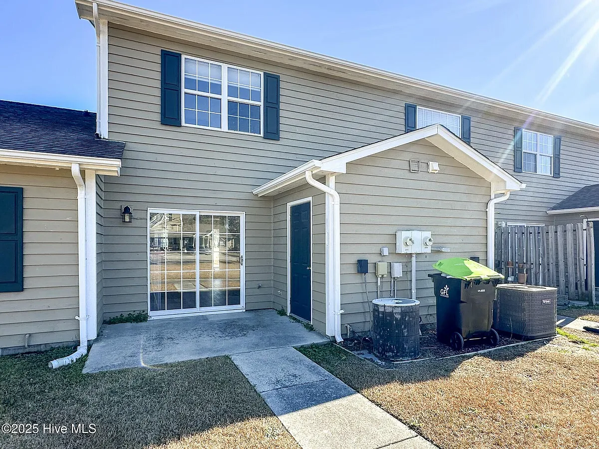 Building Photo - 601 Pelletier Loop Rd #H-48