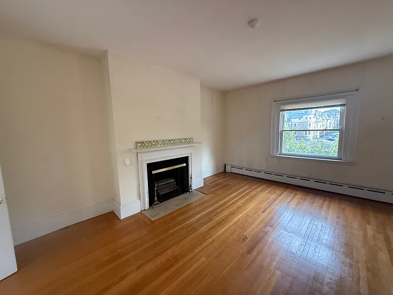 1716 Beacon St #2B — Photo 2