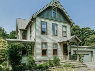 369 Stratfield Rd, Fairfield, CT 06825