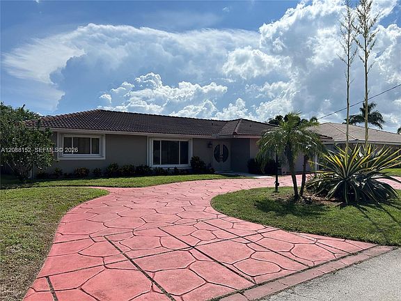 3rd image of 2480 NE 46th St