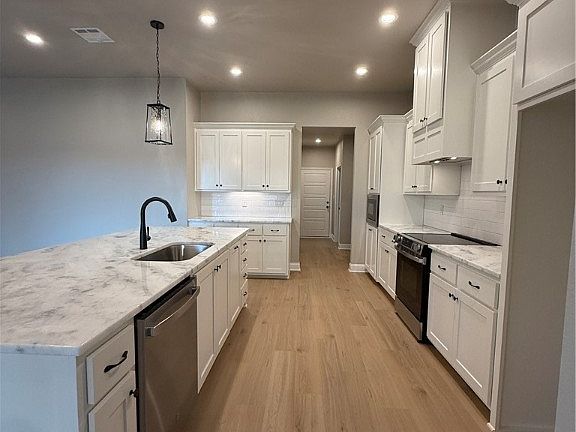 5th image of 1301 Shirley Faye Ln