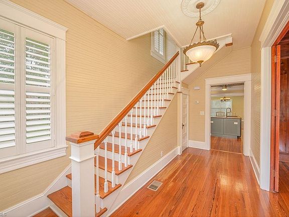 3rd image of 3329 Edgewood Ave
