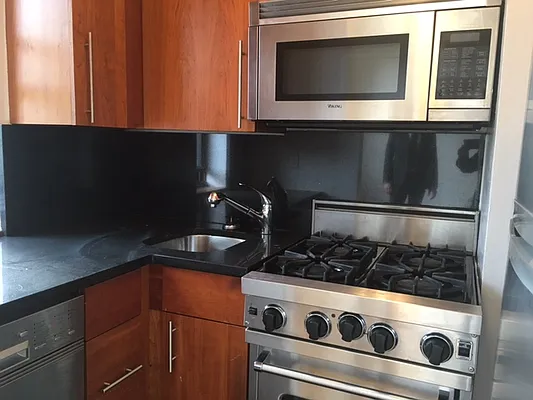 Rented by Metropolitan Equities | media 21