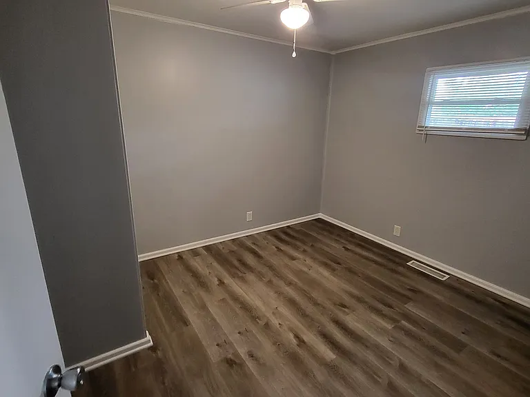 608 Bernard Ave — Photo 8