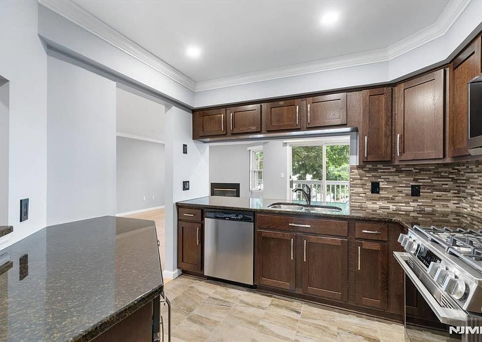 1st image of 37 Amethyst Lane #251
