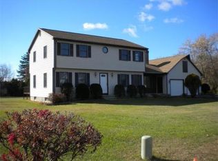 13 Oakridge Cir, Easthampton, MA 01027