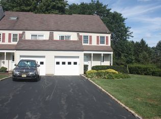 60 Pembroke Dr, Mendham, NJ 07945
