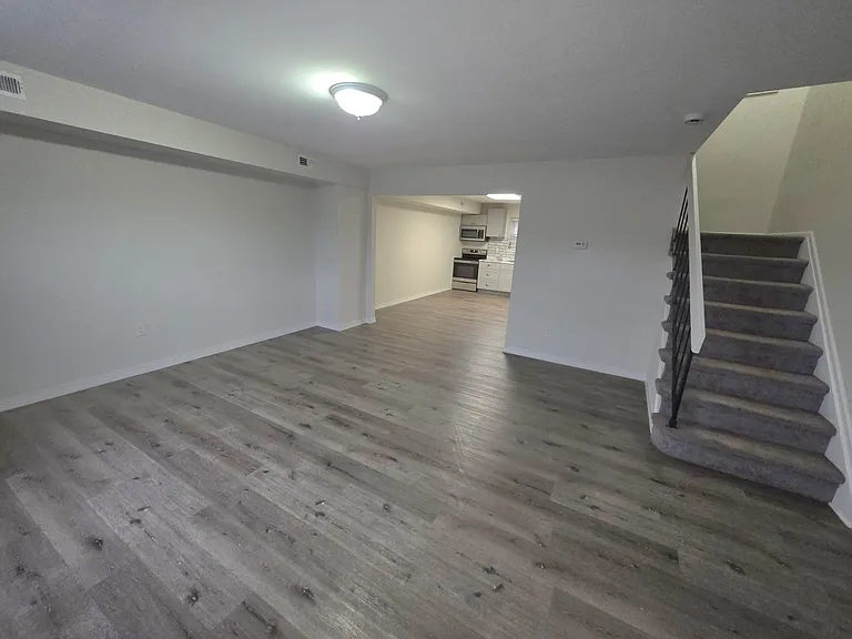 107 Briar Mills Dr — Photo 3