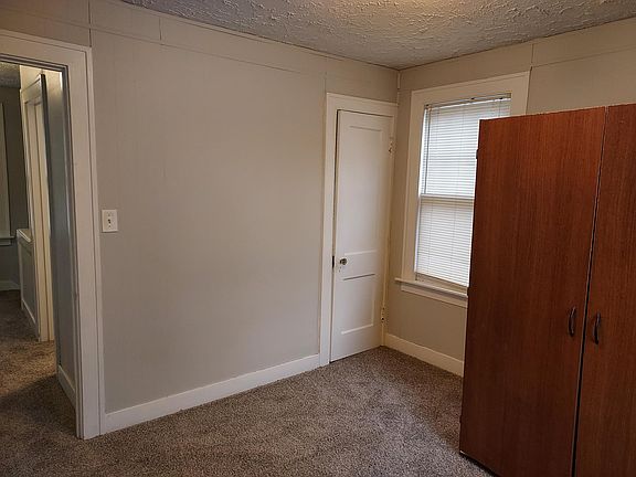 5th image of 2111 Lakeside Dr