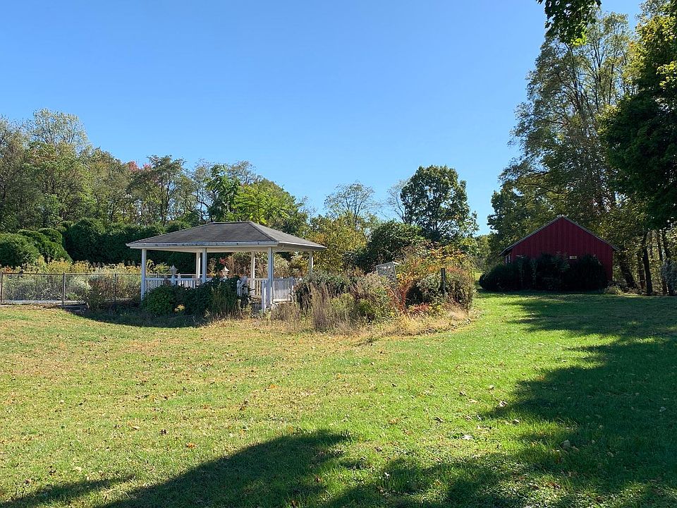 1st image of 225 Oberlin Rd