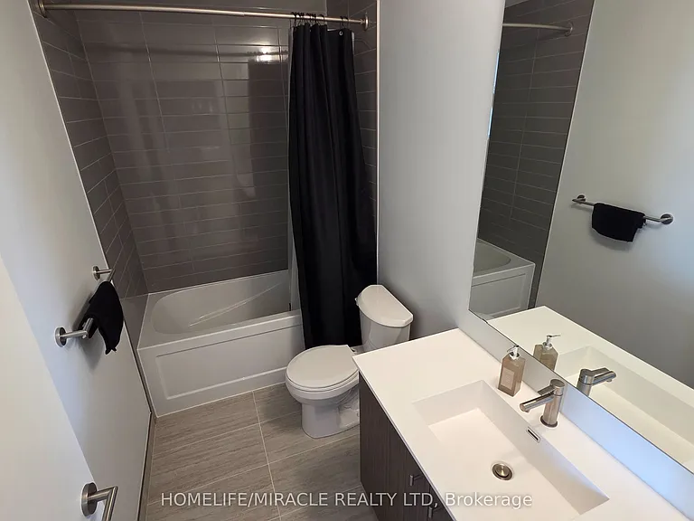 25 Wellington St S #3008 — Photo 17