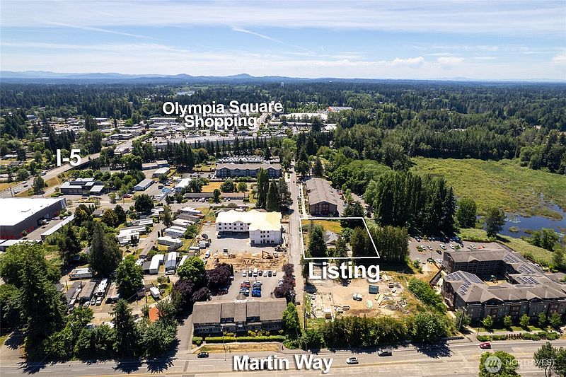3rd image of 423 Franz Anderson Road SE
