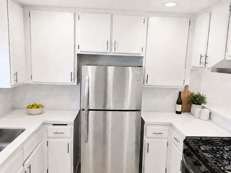 430 Gaviota Ave #203 — Photo 1