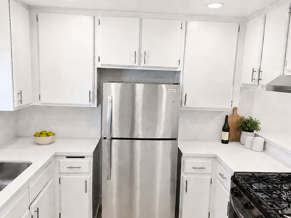 430 Gaviota Ave #203