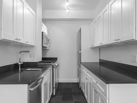 3rd image of 12 E 86th St APT 739