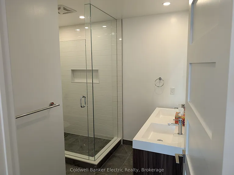 195 Hunter St E #802 — Photo 8