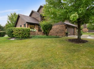 1380 Creekside Ct, Elgin, IL 60123