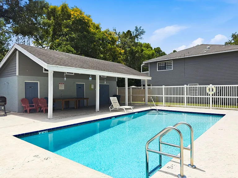 1910 W Sligh Ave #E102 — Photo 27
