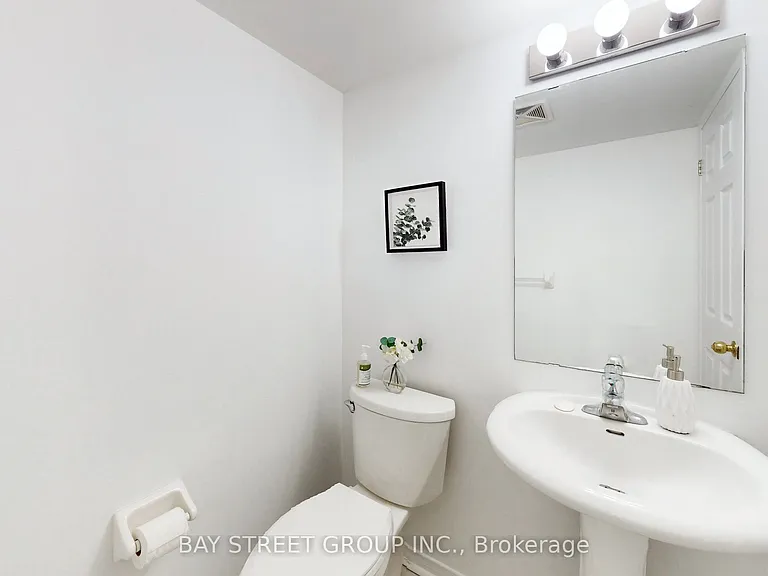 308 John St #212 — Photo 9