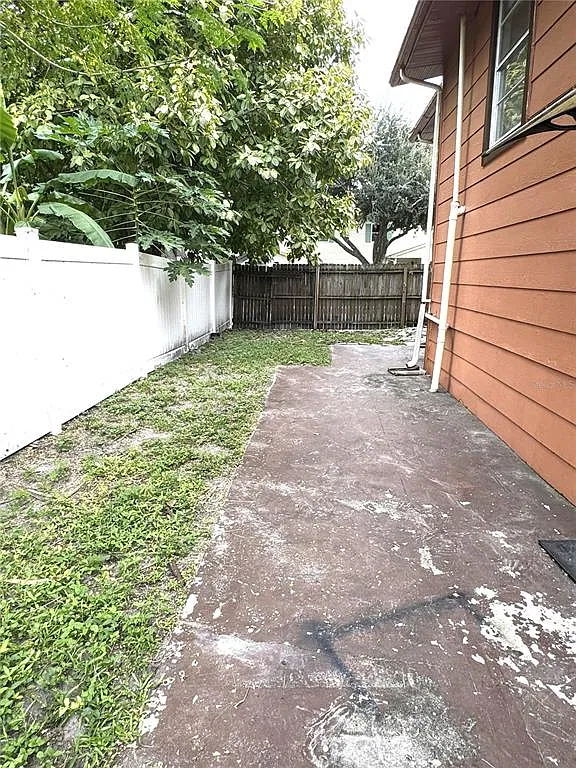 3 bed, 2.0 bath, 900 sqft, $1,500 — Photo 3
