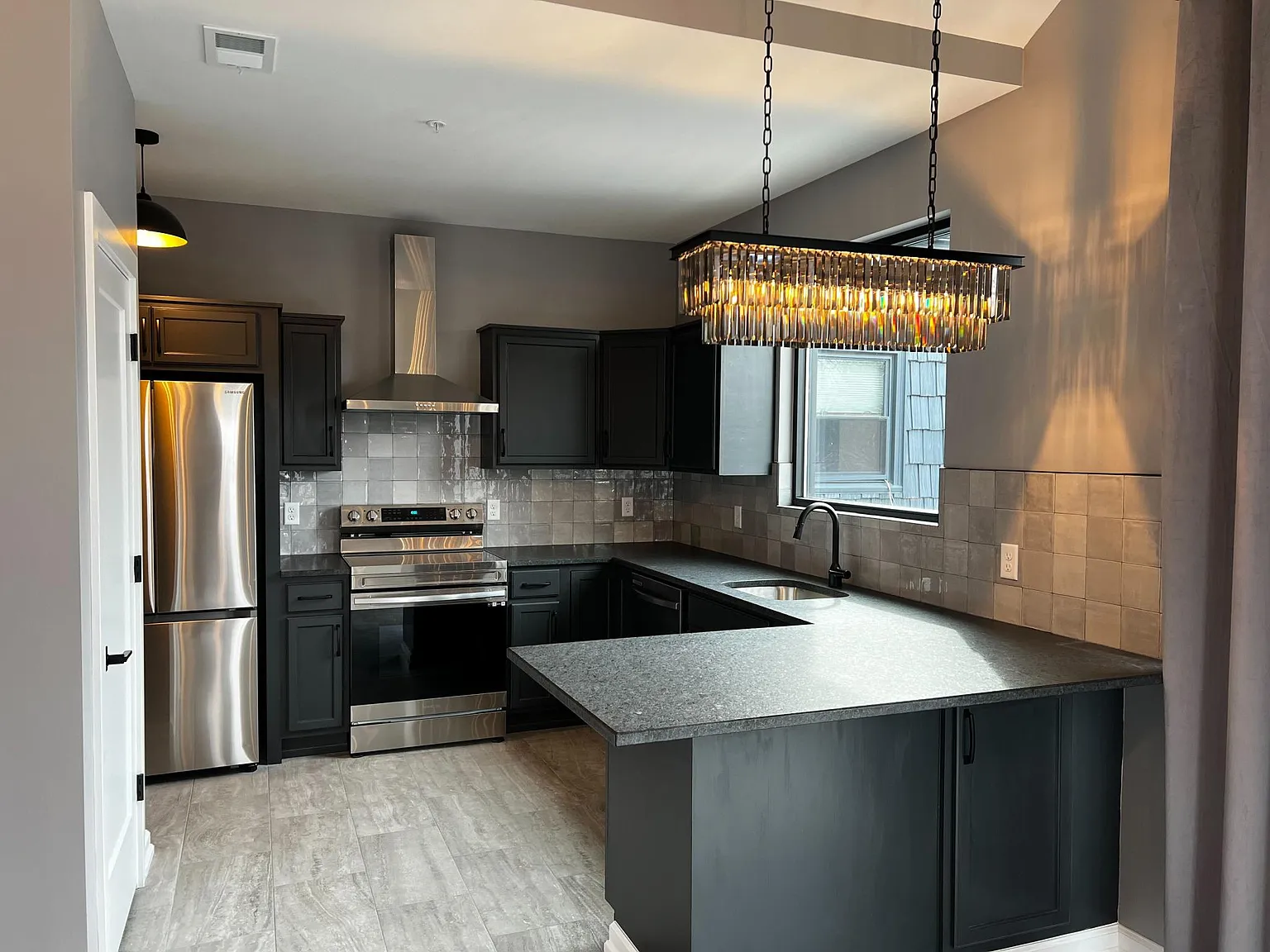 1 bed, 1180 sqft, $2,650 — Photo 3