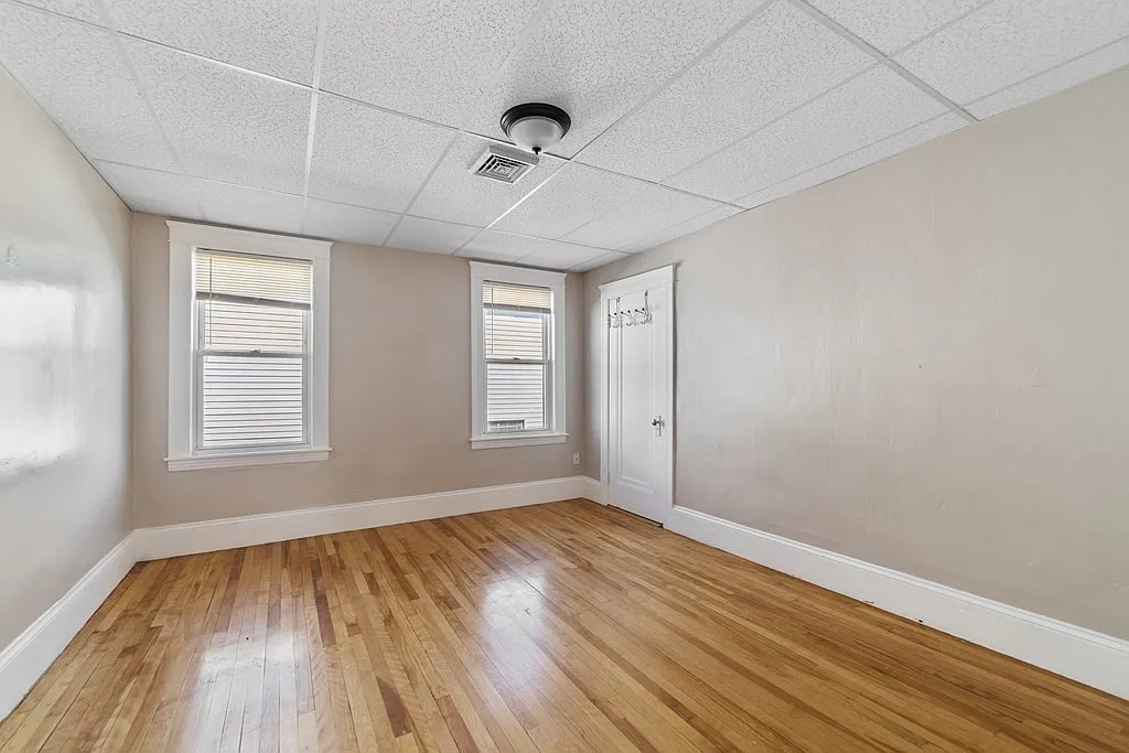 3 bed, 1650 sqft, $2,400 — Photo 4