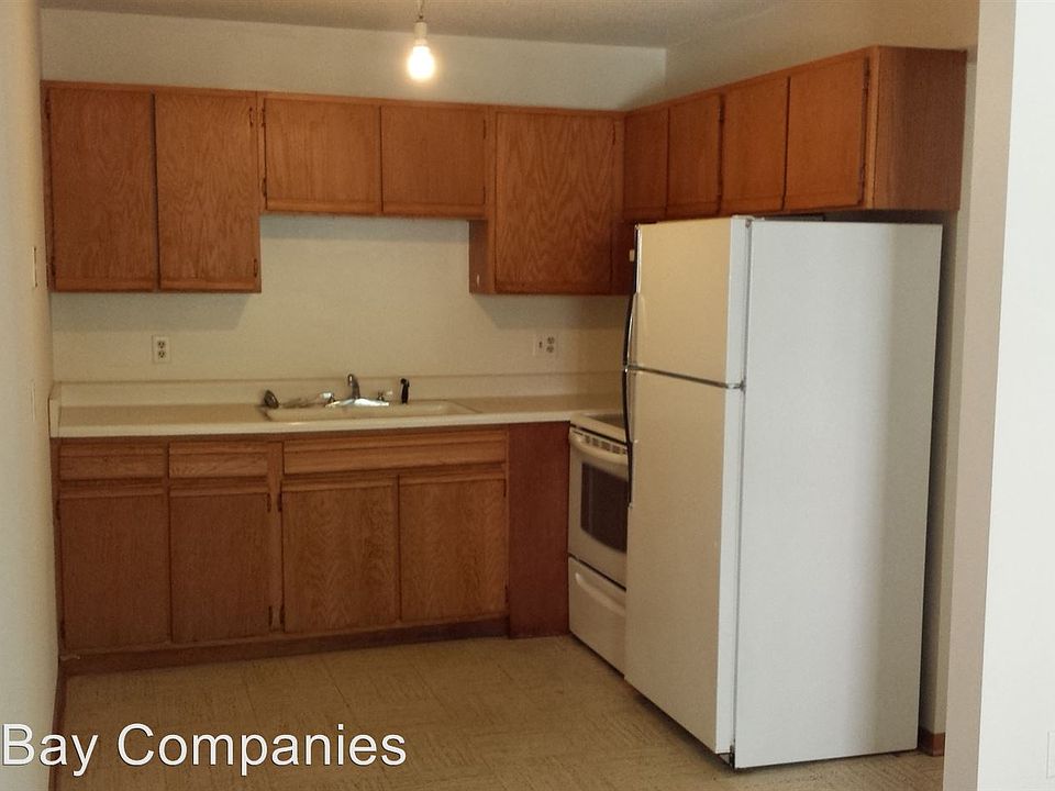 2nd image of 1108 8th St SE APT 103