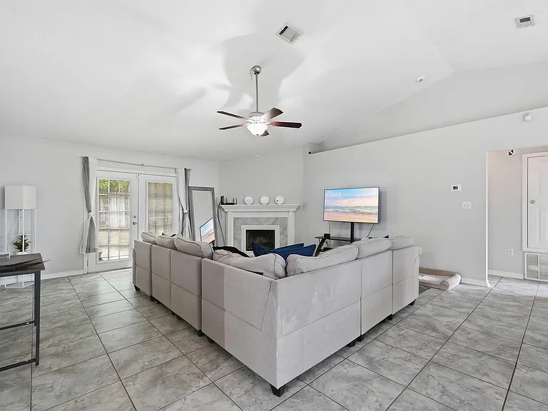 123 Steeplechase Dr — Photo 8