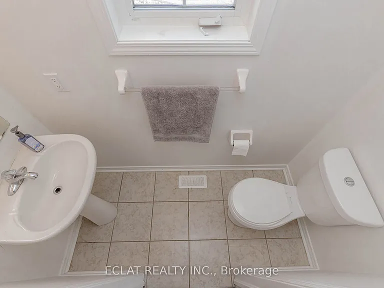2 Lancaster Ct — Photo 22