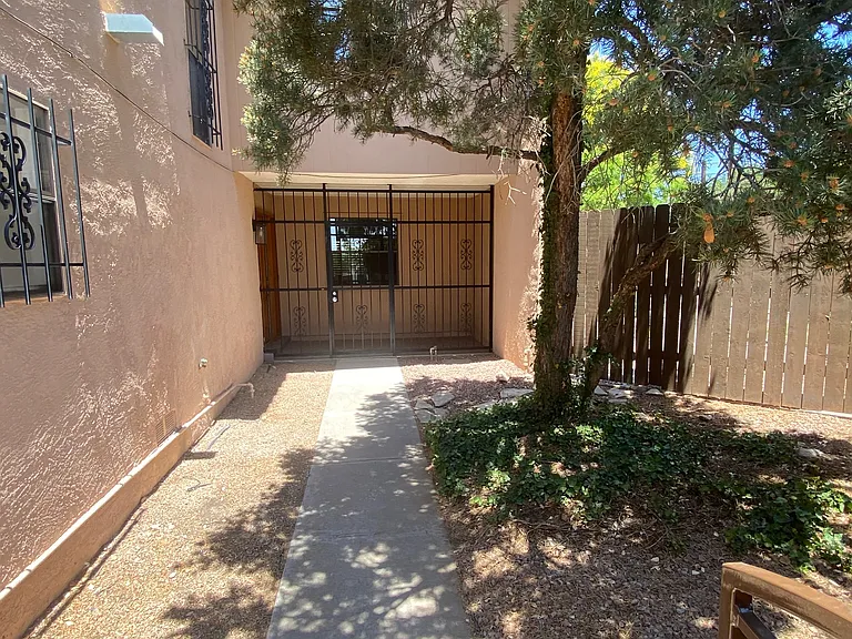 7335 Prairie Rd NE — Photo 3