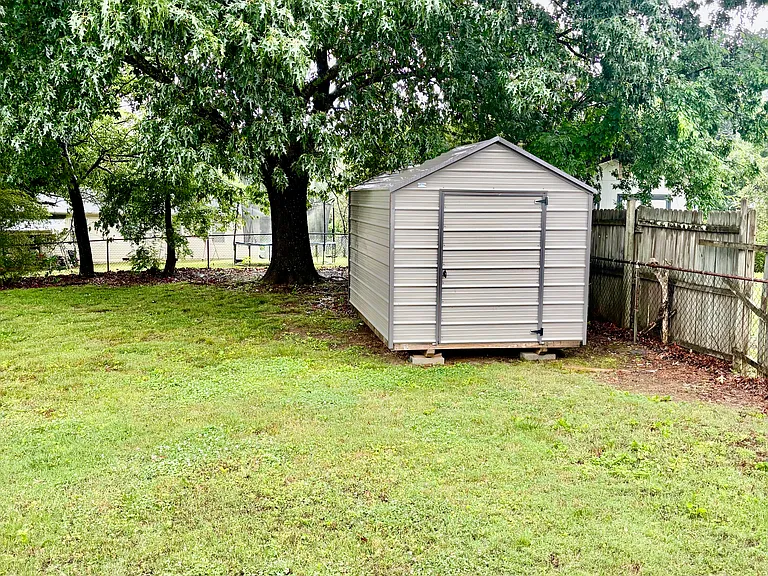 807 Forrest Rd — Photo 27