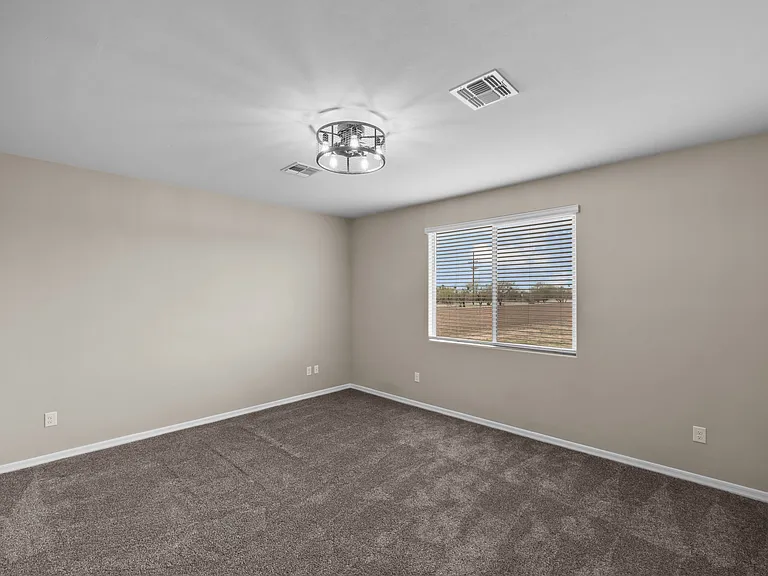 16001 N Columbus Blvd — Photo 44