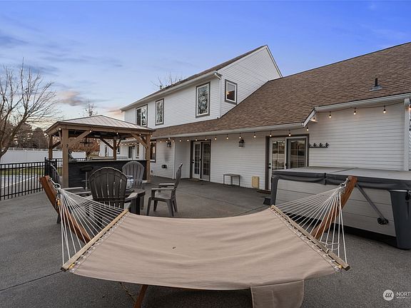 5th image of 1105 Valley Vista Avenue