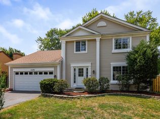 1379 Eastwood Dr, Aurora, IL 60506