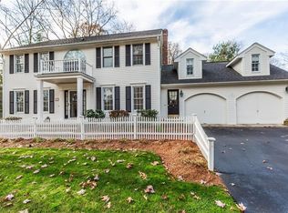 21 Aspen Ln, Smithfield, RI 02828