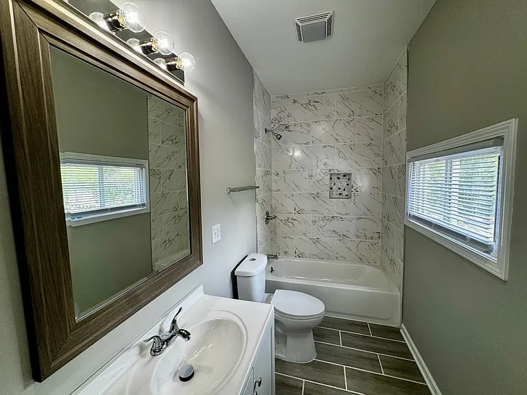 4725 Southern Pkwy #1 — Photo 13