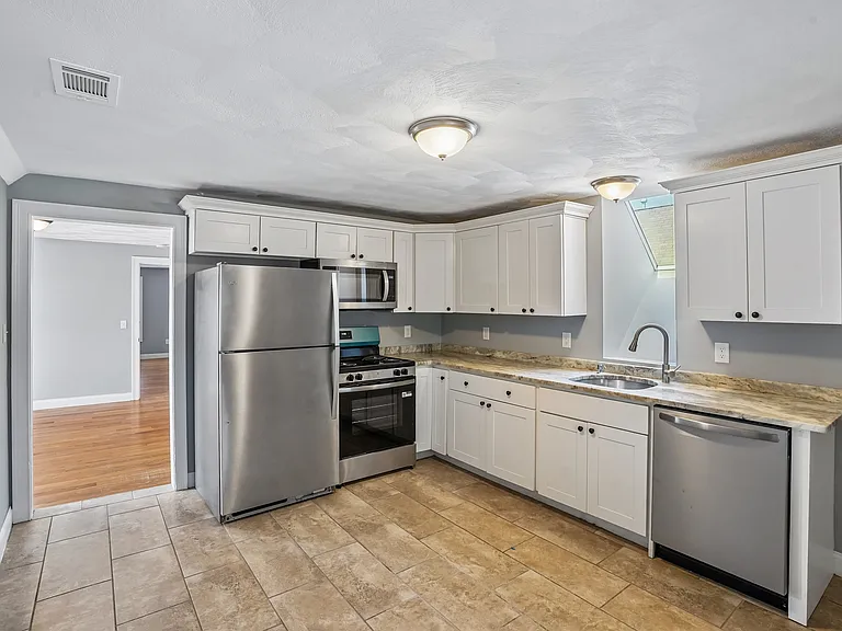 9 Porter St #3 — Photo 8